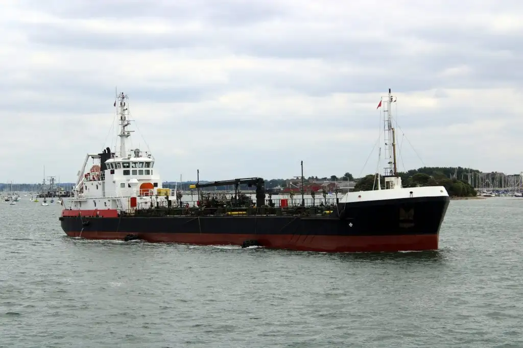Oil/Chemical tanker for sale