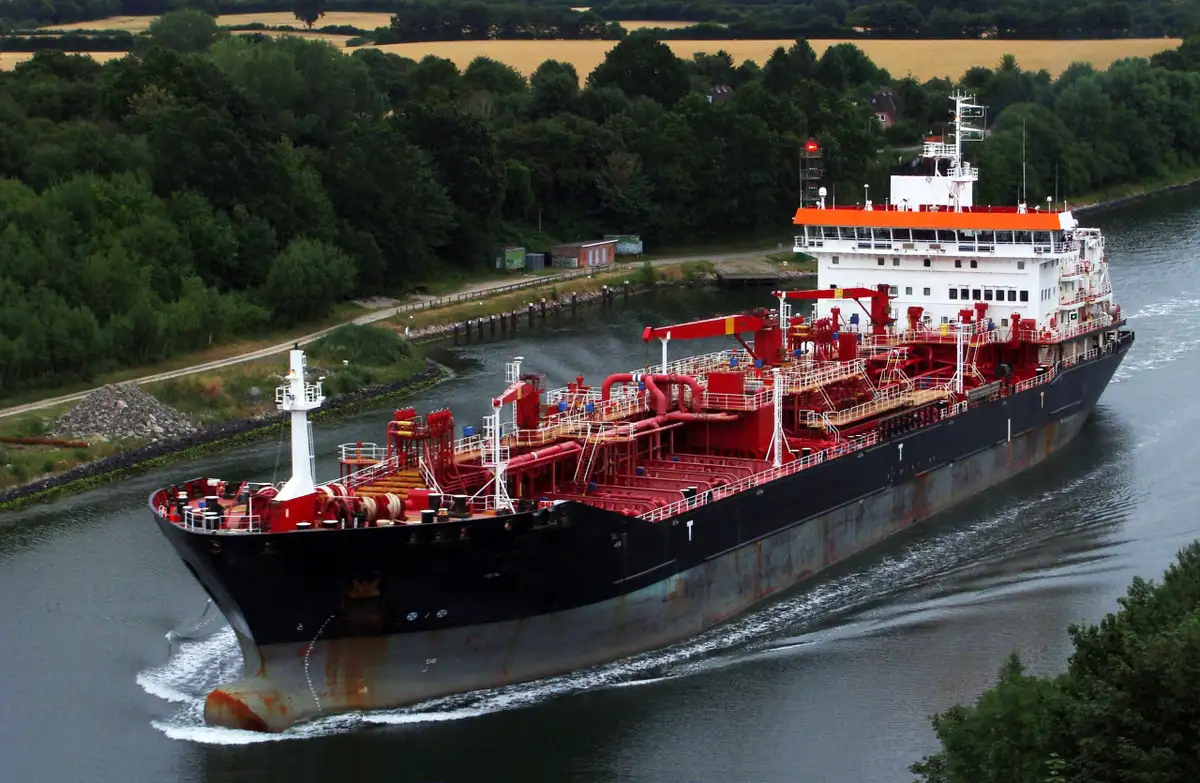 Oil/Chemical tanker for sale